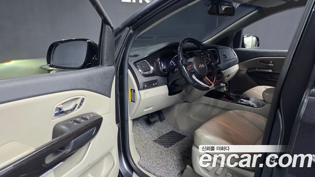 Kia Canival 2019 — photo 10