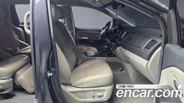 Kia Canival 2019 — photo 11