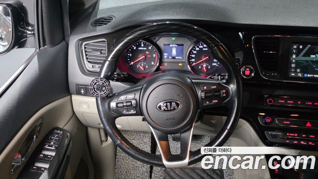 Kia Canival 2019 — photo 13