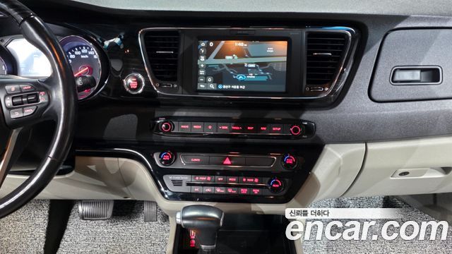 Kia Canival 2019 — photo 14