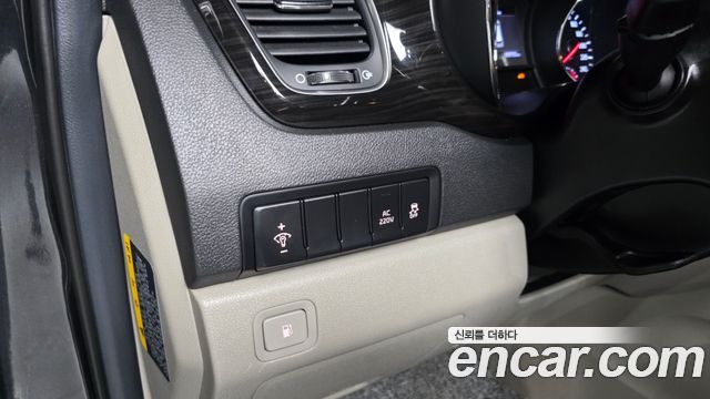 Kia Canival 2019 — photo 17