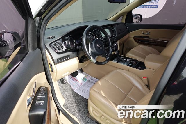 Kia Canival 2016 — photo 6