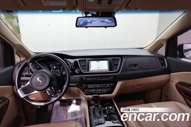 Kia Canival 2016 — photo 8