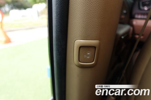 Kia Canival 2016 — photo 14