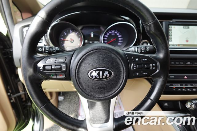 Kia Canival 2016 — photo 20