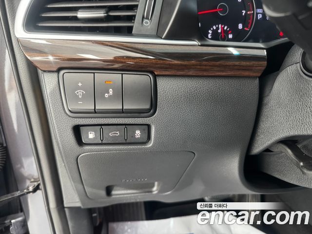 Kia K7 2018 — photo 15