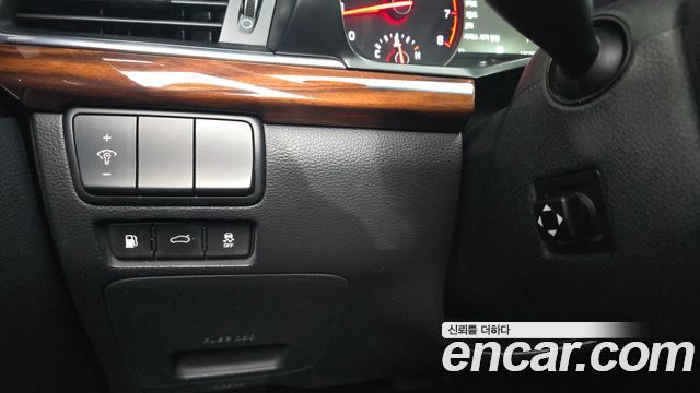 Kia K7 2017 — photo 16