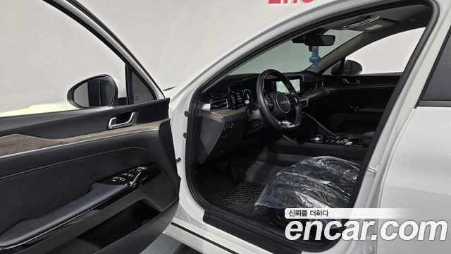 Kia K5 2022 — photo 17