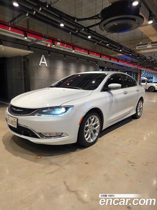 Chrysler 200 2015 — photo 2