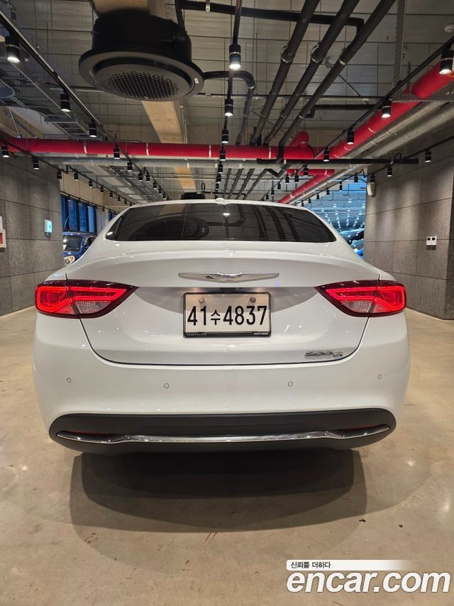 Chrysler 200 2015 — photo 4