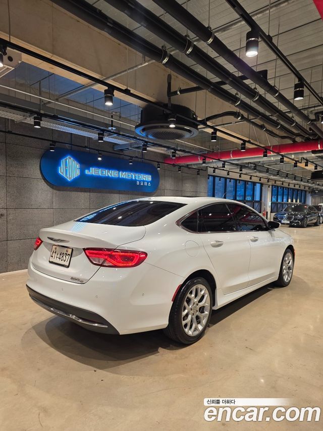 Chrysler 200 2015 — photo 6