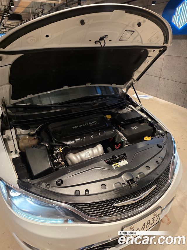 Chrysler 200 2015 — photo 8