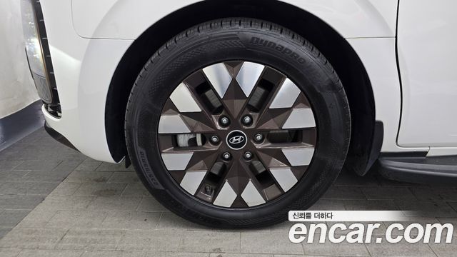 Hyundai Staria 2023 — photo 5