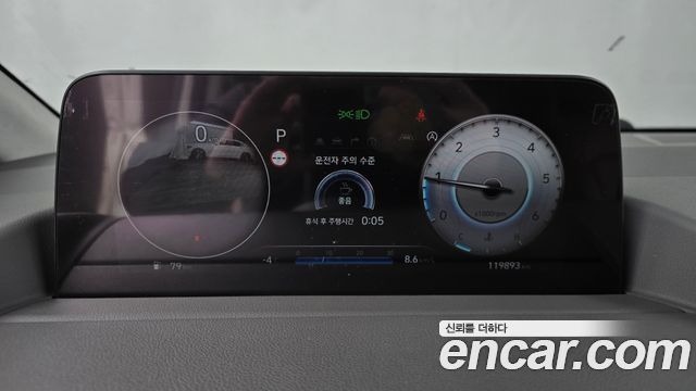 Hyundai Staria 2023 — photo 8