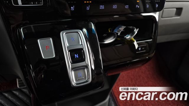 Hyundai Staria 2023 — photo 9