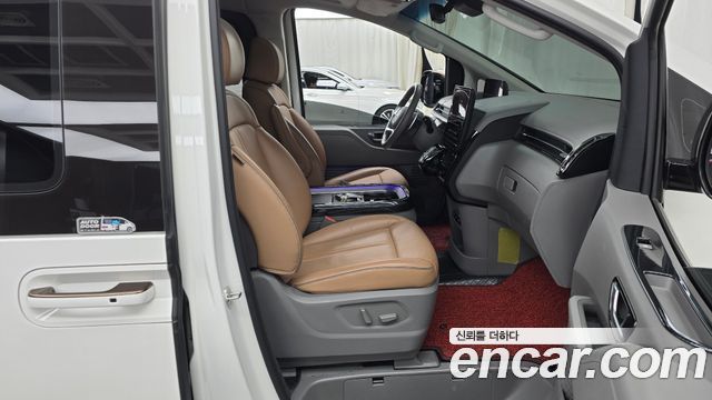 Hyundai Staria 2023 — photo 11