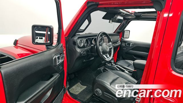 Jeep Wrangler 2021 — photo 10