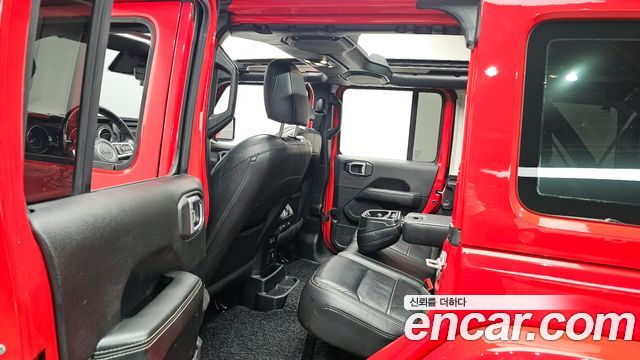 Jeep Wrangler 2021 — photo 11