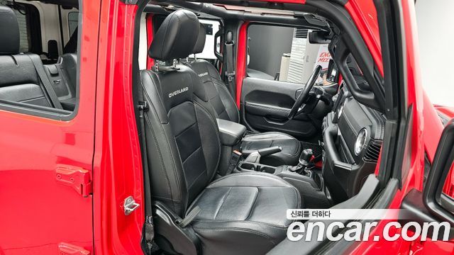 Jeep Wrangler 2021 — photo 12