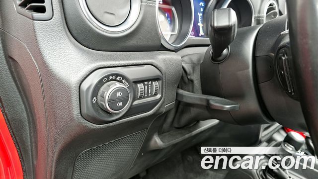 Jeep Wrangler 2021 — photo 14