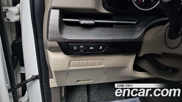 Kia Canival 2023 — photo 13