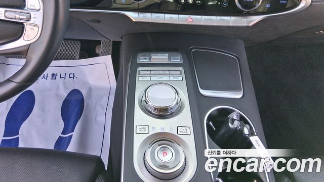 Genesis GV70 2021 — photo 9