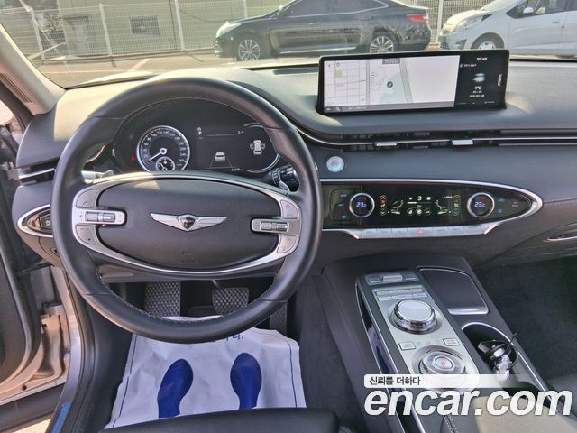 Genesis GV70 2021 — photo 11