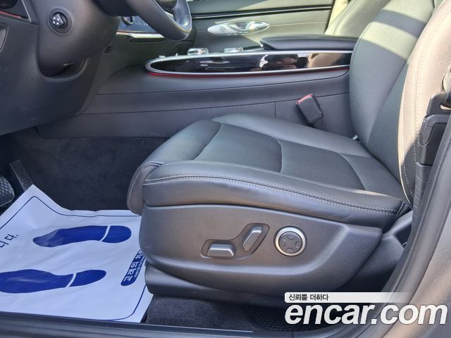 Genesis GV70 2021 — photo 17