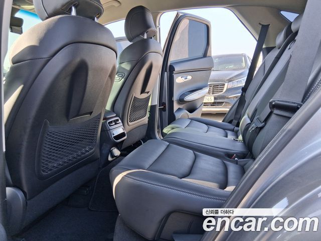 Genesis GV70 2021 — photo 18