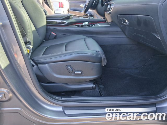 Genesis GV70 2021 — photo 19