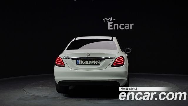 Mercedes-Benz C-Class 2017 — photo 4