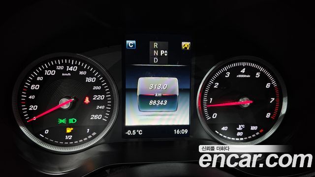 Mercedes-Benz C-Class 2017 — photo 8