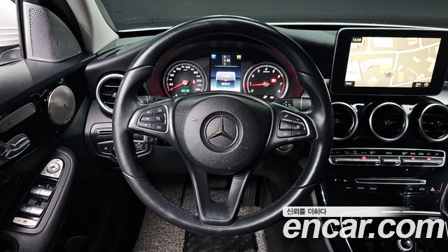 Mercedes-Benz C-Class 2017 — photo 12