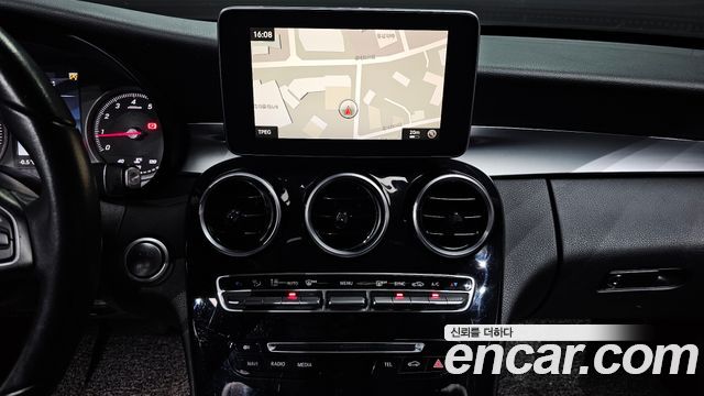 Mercedes-Benz C-Class 2017 — photo 14