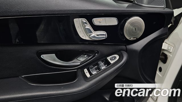 Mercedes-Benz C-Class 2017 — photo 17
