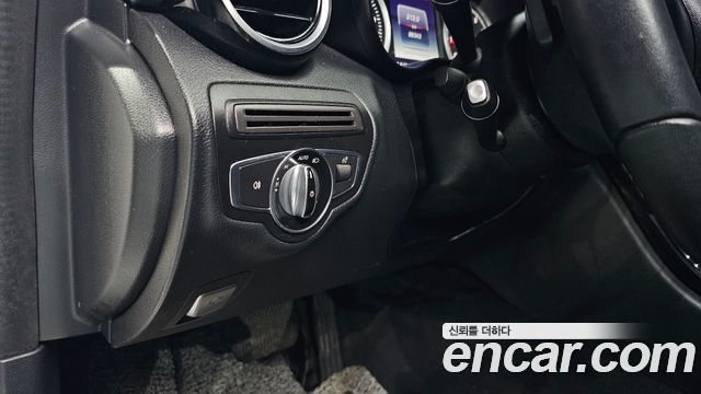 Mercedes-Benz C-Class 2017 — photo 18