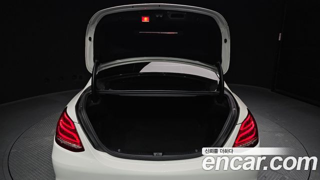 Mercedes-Benz C-Class 2017 — photo 20