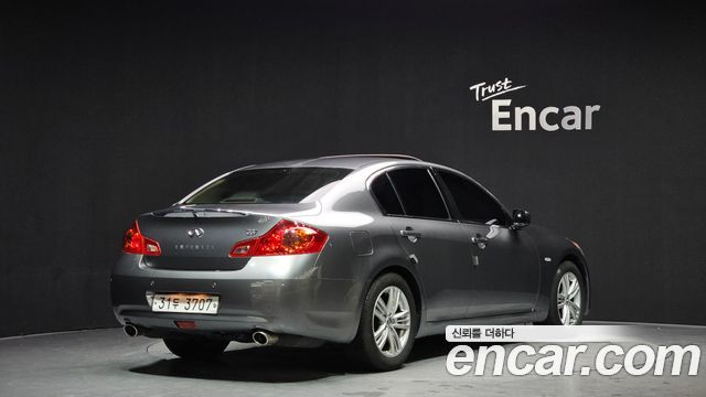 Infiniti G 2011 — photo 2