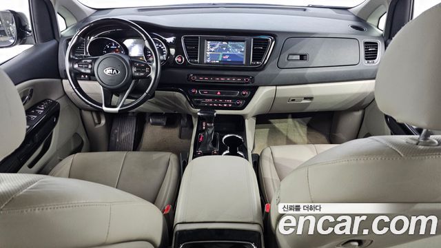 Kia Canival 2019 — photo 7