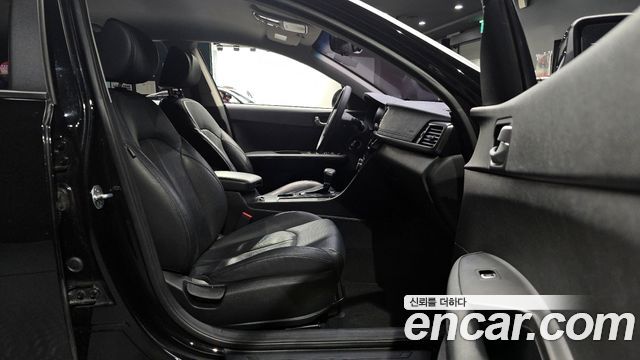 Kia K5 2017 — photo 11