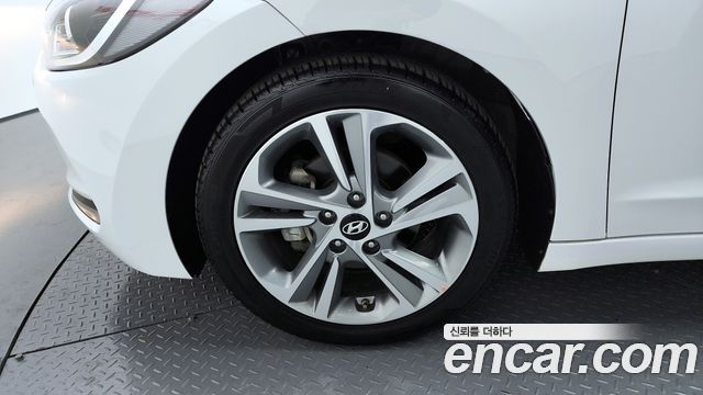 Hyundai AVANTE 2017 — photo 5