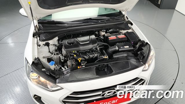 Hyundai AVANTE 2017 — photo 6