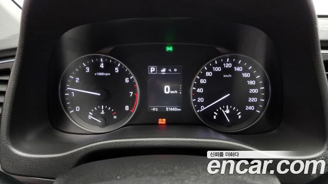 Hyundai AVANTE 2017 — photo 8