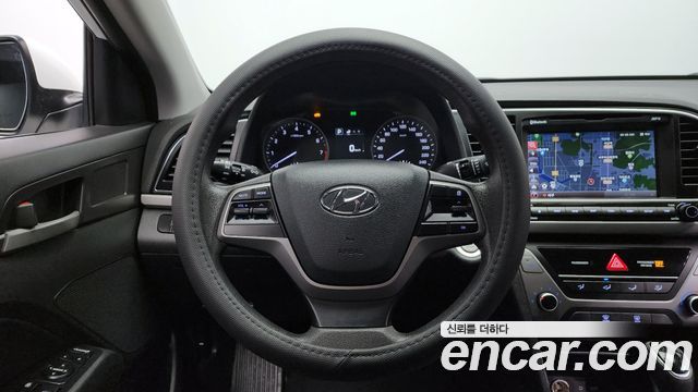 Hyundai AVANTE 2017 — photo 13