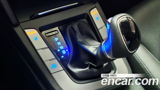 Hyundai AVANTE 2017 — photo 17