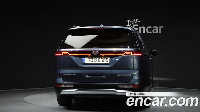 Kia Canival 2021 — photo 4