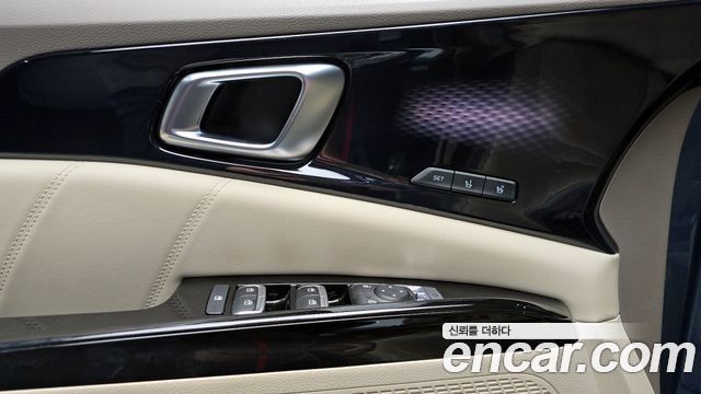 Kia Canival 2021 — photo 18