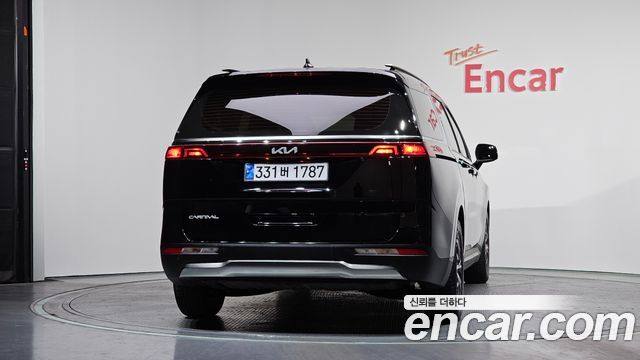 Kia Canival 2023 — photo 4