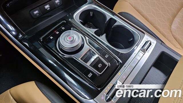 Kia Canival 2023 — photo 9