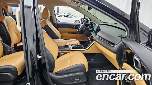 Kia Canival 2023 — photo 11